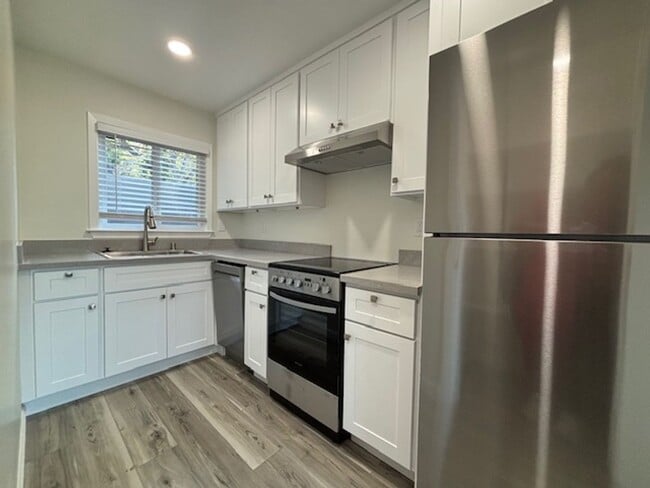 Building Photo - Beautiful Brand New Studio in ideal Monterey Sunbelt location