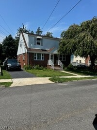 Building Photo - 29 Davison St