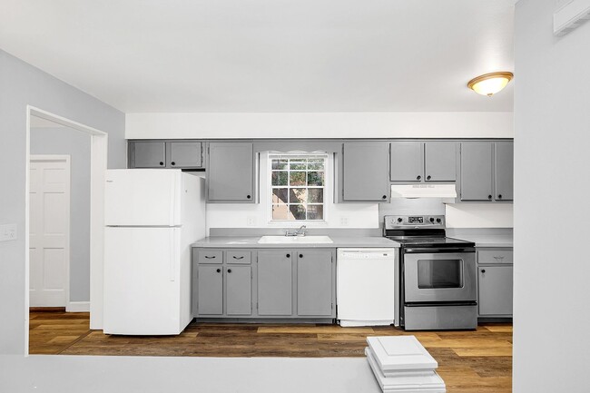 Building Photo - 3/2 unit in Titusville ready for new tenants!