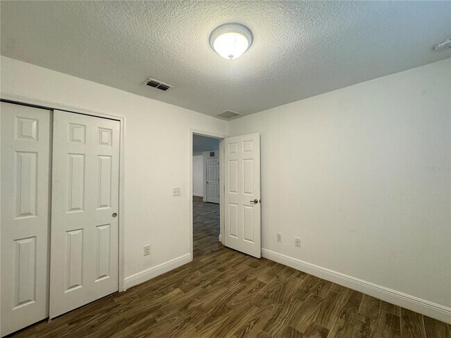 Building Photo - 708 Bon Air St