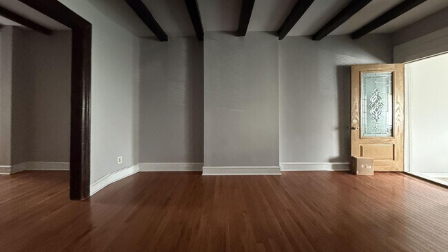 Building Photo - 4BR Home with Exposed Beams & Private Deck in Germantown