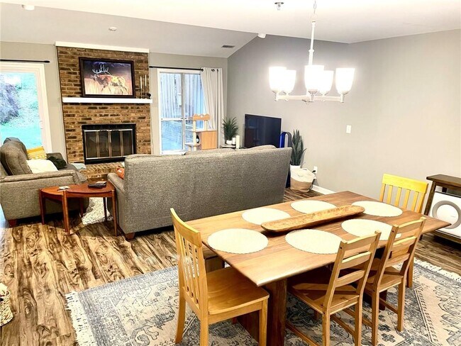 Building Photo - 4148 Fawn Ct NE