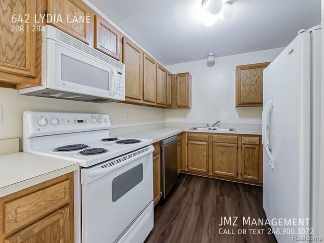 Building Photo - Introducing a beautiful 2 bedroom, 2 bathr...