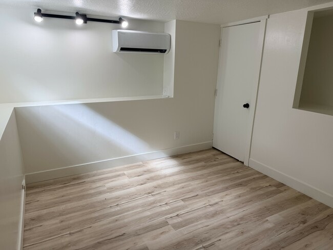 Building Photo - 208 Ogden Canyon Rd