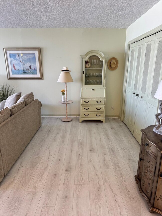 Building Photo - 5200 N Ocean Blvd