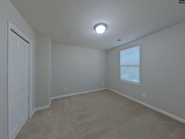 Building Photo - 415 Merus Dr