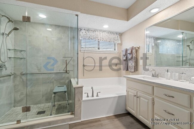 Building Photo - 2108 Winona Dr