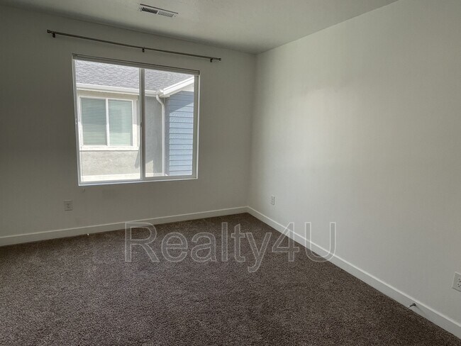 Building Photo - 1088 Waterway Ln