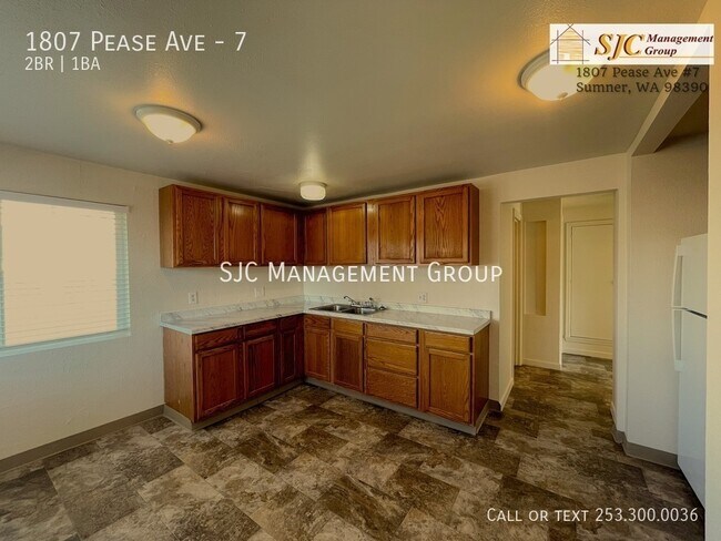 Building Photo - 1807 Pease Ave