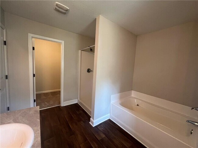 Building Photo - 707 River Mist Cir