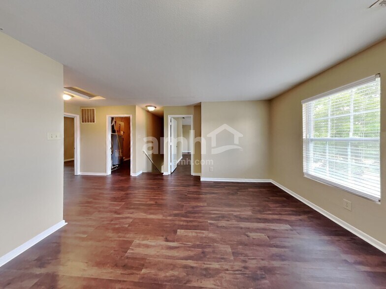 Building Photo - 2361 Blackthorn Dr