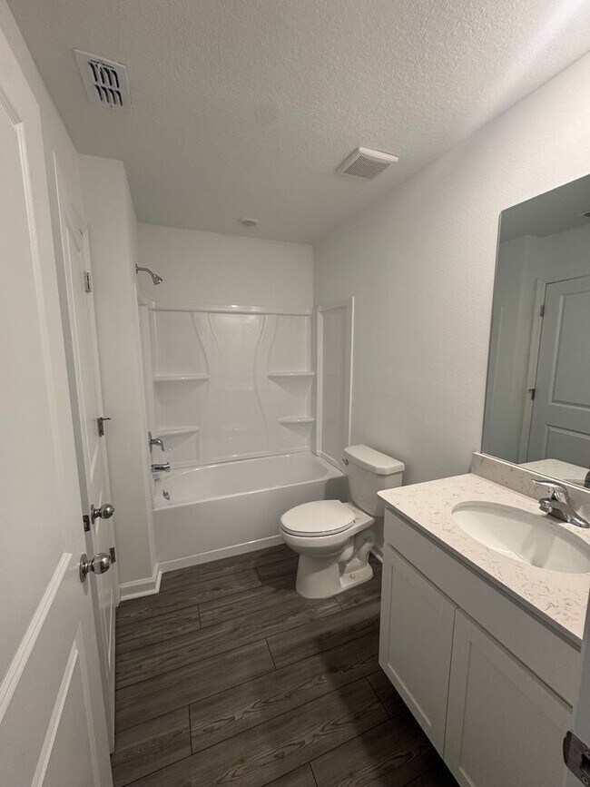 Building Photo - 4923 SW 81st Loop