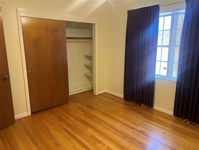 Building Photo - 3715 Latma Dr