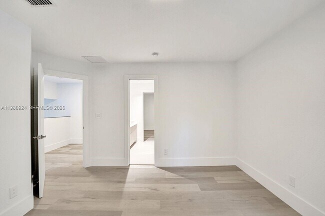 Building Photo - 4100 E Gardenia Ave