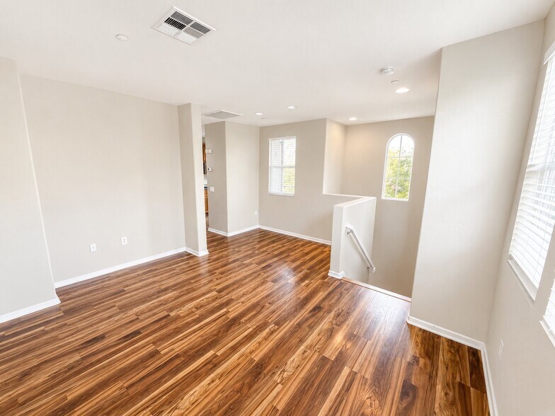 Building Photo - 2728 Black Walnut Ct