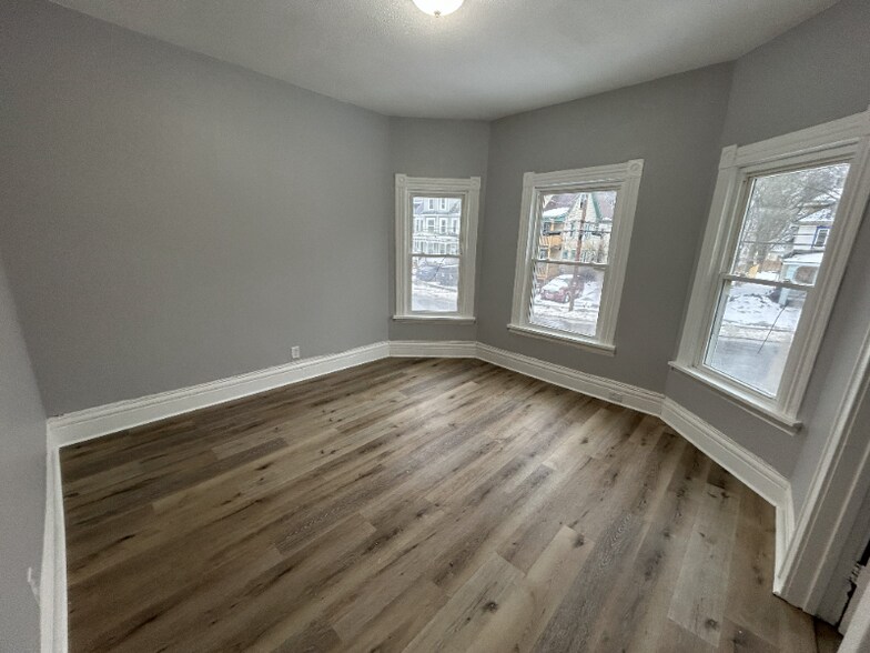 Building Photo - 510 Cortland Ave