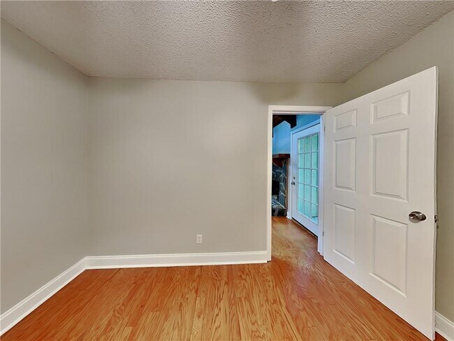 Building Photo - 2205 Oakrill Ct