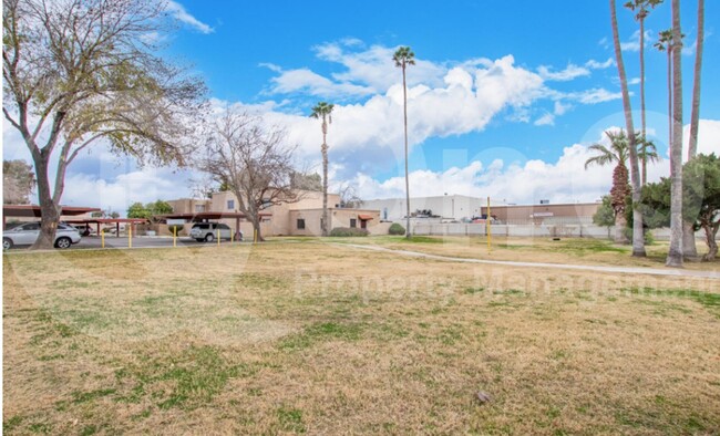 Building Photo - 4227 N 68th Dr