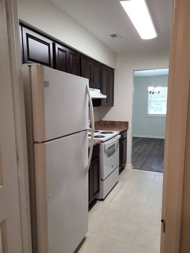 Building Photo - 6032 Brookwood Dr