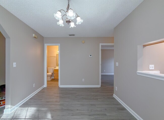 Building Photo - 2415 Talco Hills Dr