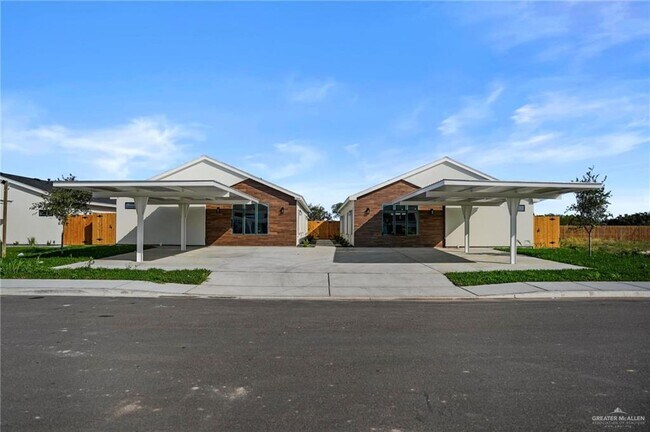 Building Photo - 12 E Viviana St