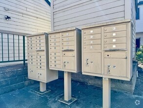 Building Photo - 59 Appian Way