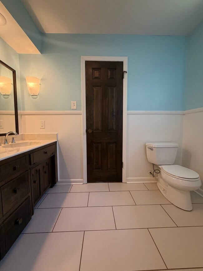 Building Photo - 1101 Silverwood Cove