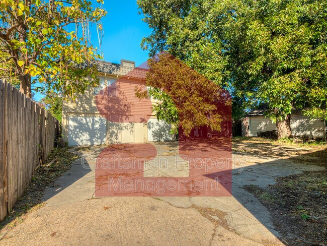 Building Photo - 2843 NW 18th St