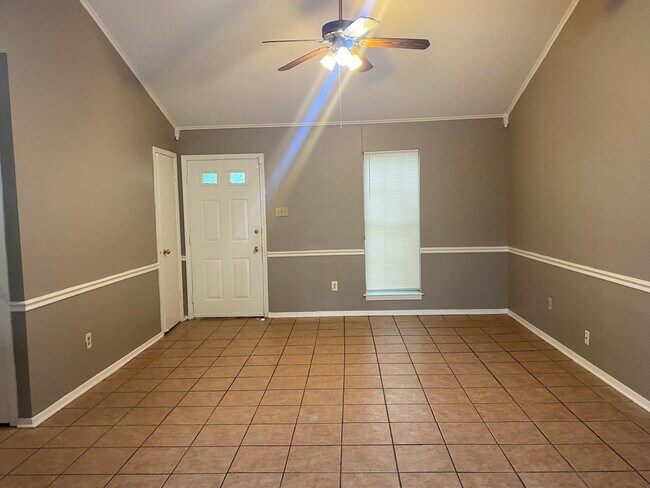 Building Photo - COMING SOON!! Spacious 3-Bedroom, 2-Bath H...