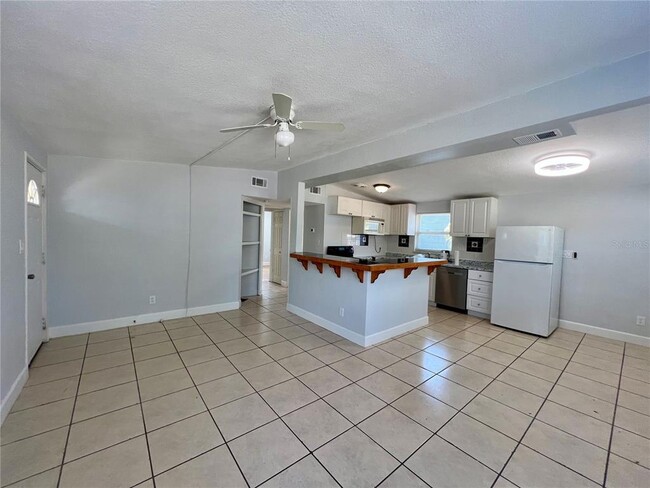 Building Photo - 860 49th Ave N