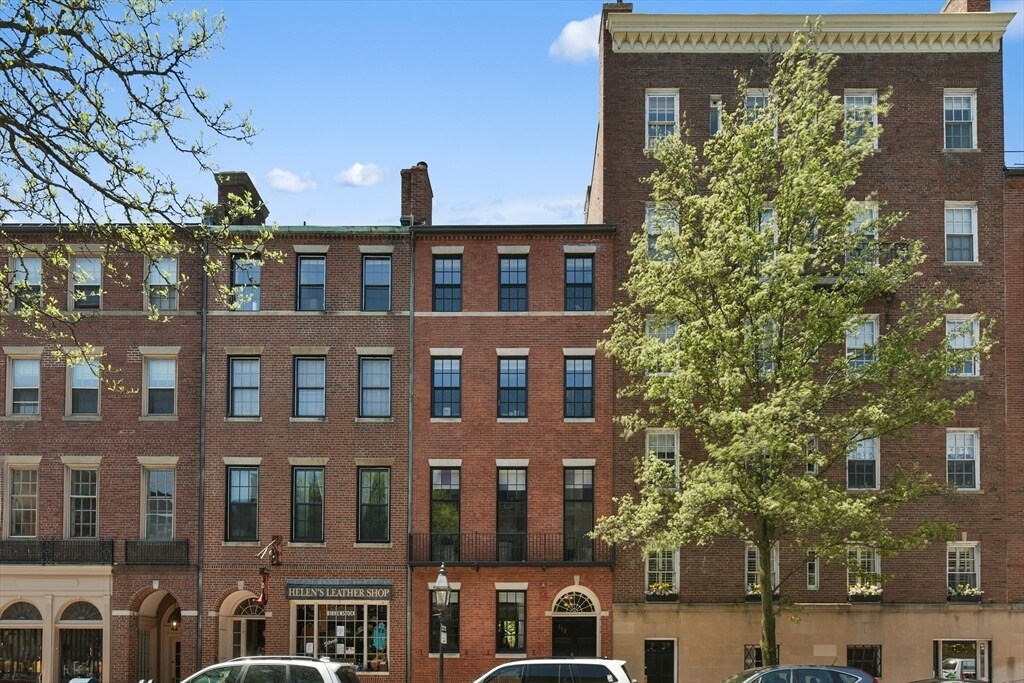 Building Photo - 112 Charles St