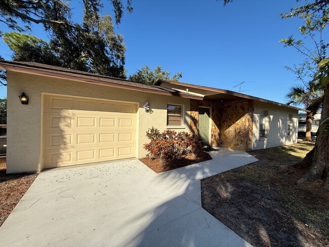 Primary Photo - Move-In Ready 3-Bedroom Home Near UTC & Sarasota Airport!