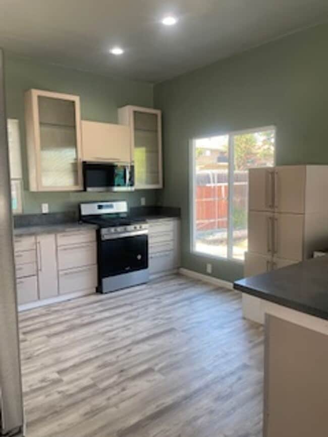 Building Photo - 2 Bedroom house in La Mesa