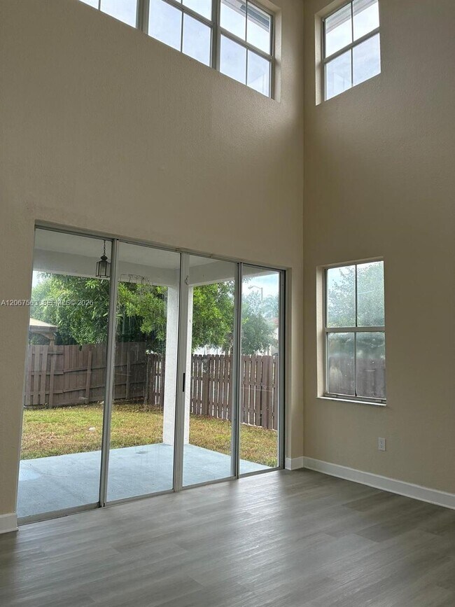 Building Photo - 8205 NW 116th Ave