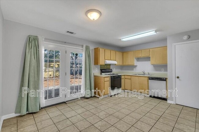 Building Photo - 120 Fox Chase Rd