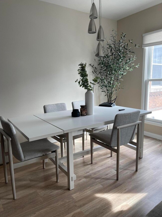 Building Photo - 330 S Main St