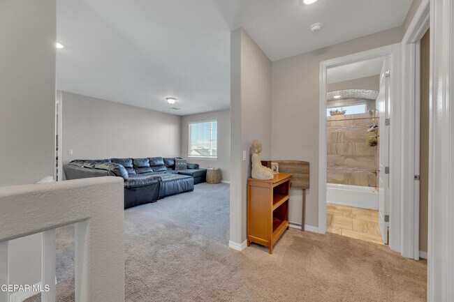 Building Photo - 912 Crystal Deer Dr
