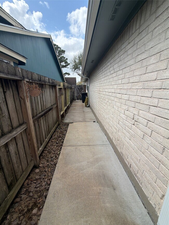 Building Photo - 4126 Park Douglas Dr