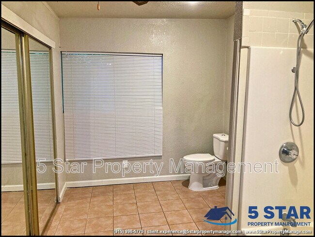 Building Photo - 1308 Montana Ave