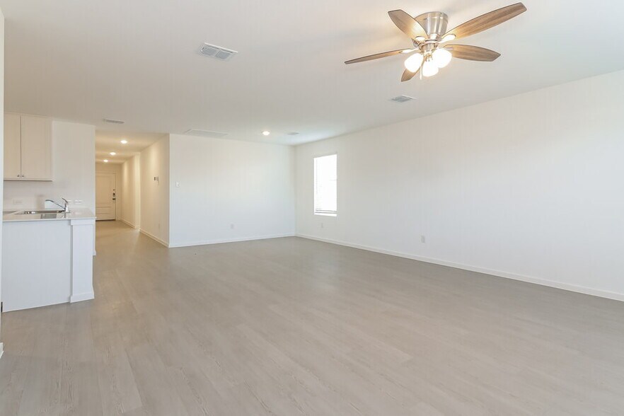 Building Photo - 1809 Javelina St