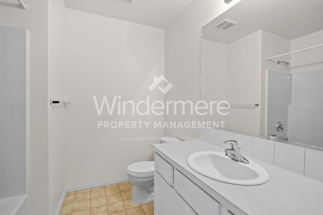 Building Photo - *Coming Soon* 3 Bedroom 2 Bath Home In North Spokane