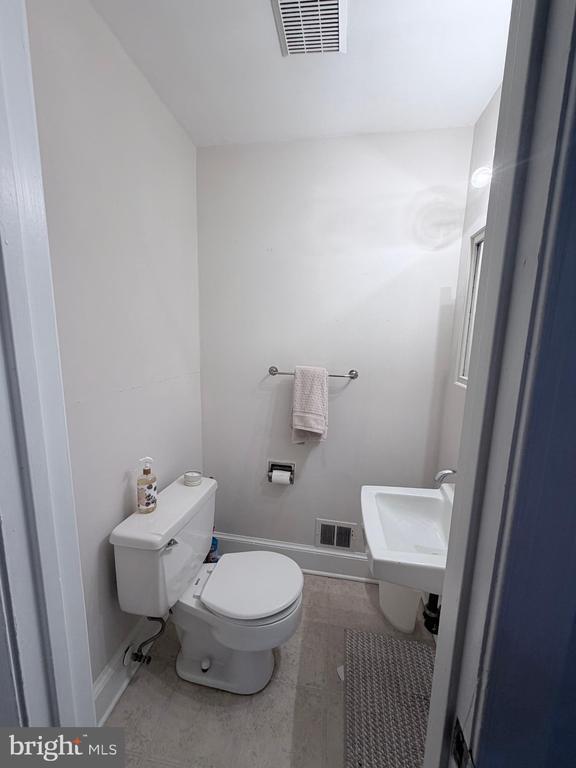 Building Photo - 1111 Duke St