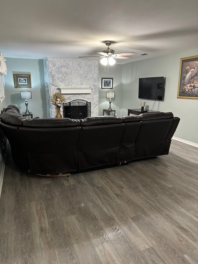 Building Photo - 236 Pine Ridge Dr