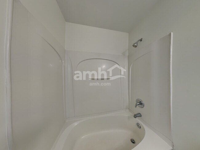 Building Photo - 8730 Royal Bluff Dr