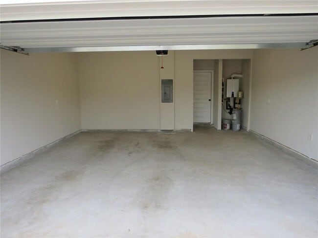 Building Photo - 2304 Grape Vine Wy