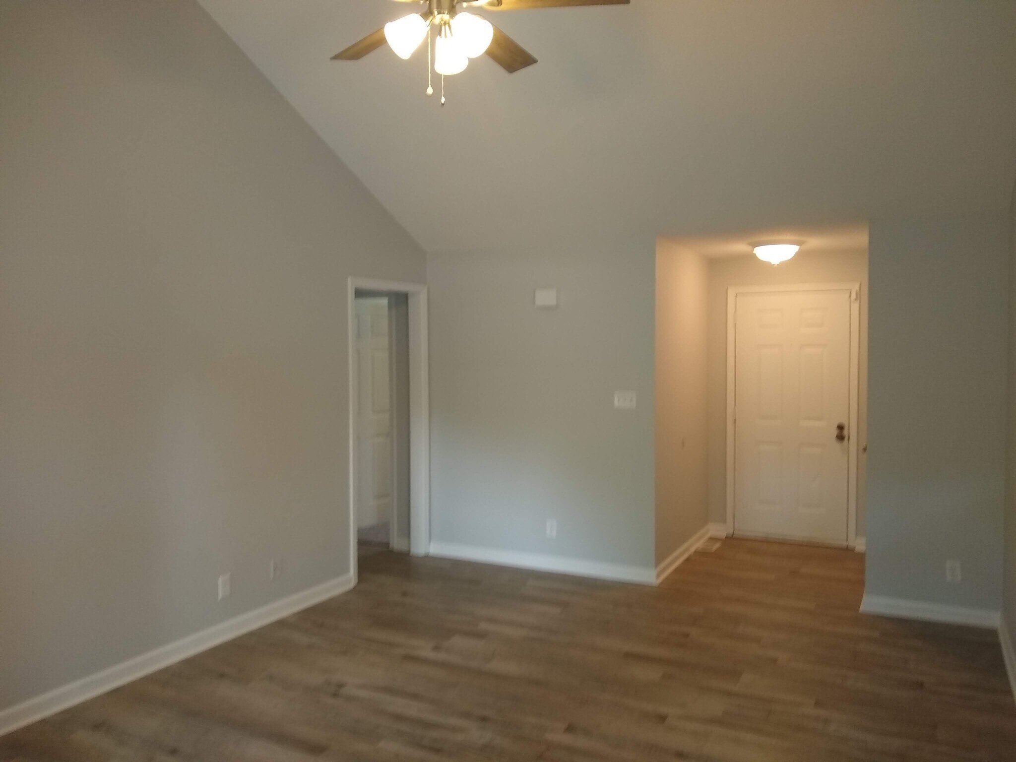 Living Room - 967 may Apple dr