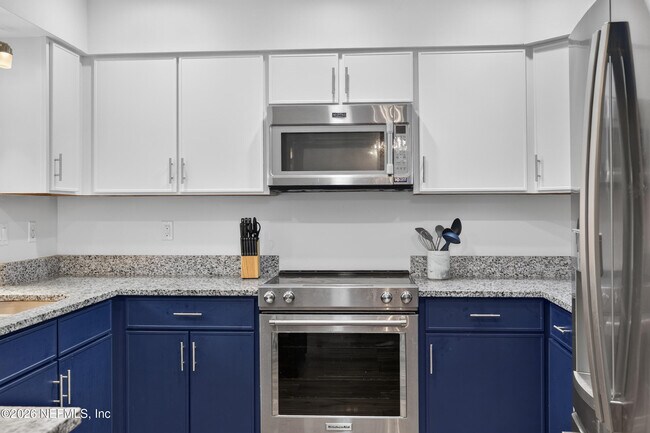 Building Photo - 374 Orchis Rd
