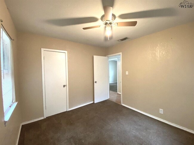 Building Photo - 1442 Deville St