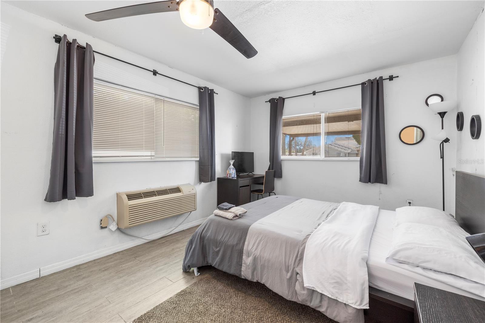 Building Photo - 2103 W State St