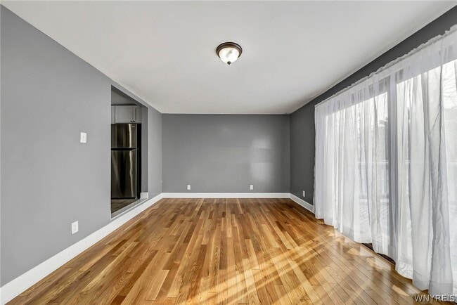 Building Photo - 206 Wrexham Ct N